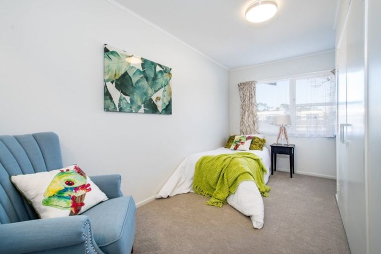 Photo of property in 70 Blakeborough Drive, Forrest Hill, Auckland, 0620