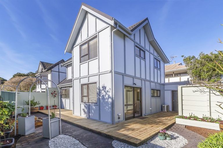 Photo of property in 20b Acheron Road, Paremata, Porirua, 5026