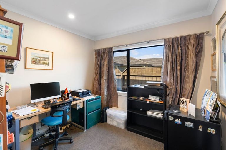 Photo of property in 6 Okarito Avenue, Levin, 5510