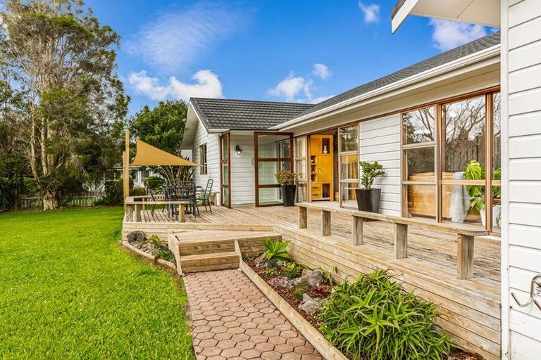 Photo of property in 40 Waikoukou Valley Road, Waimauku, 0812