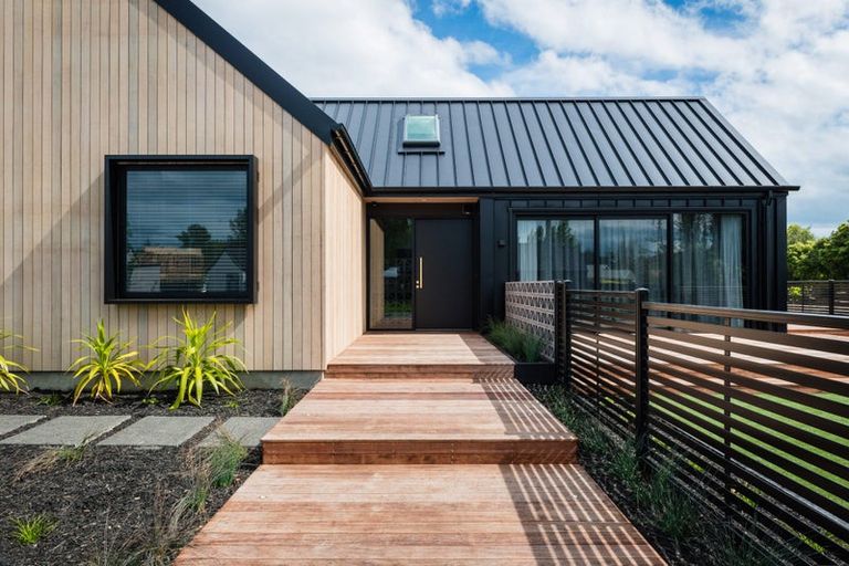 Photo of property in 121 Claridges Road, Casebrook, Christchurch, 8051