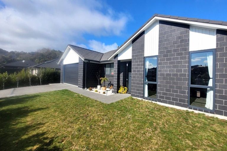Photo of property in 9 Tide Lane, Whitby, Porirua, 5024