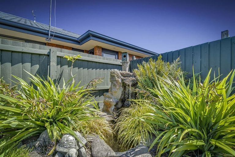 Photo of property in 8 Highwood Lane, Burnside, Christchurch, 8053