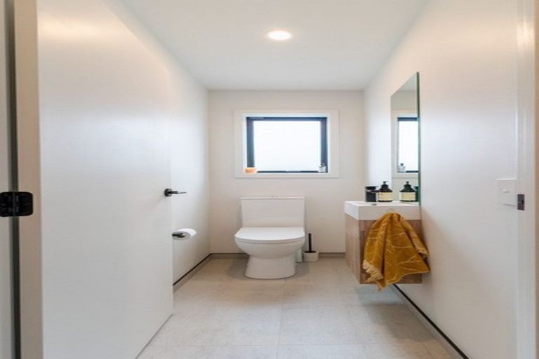 Photo of property in 44 Stratford Drive, Mount Pisa, Cromwell, 9383