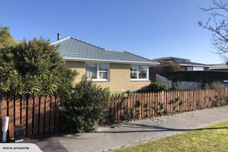 Photo of property in 14 Clipper Place, Redwood, Christchurch, 8051