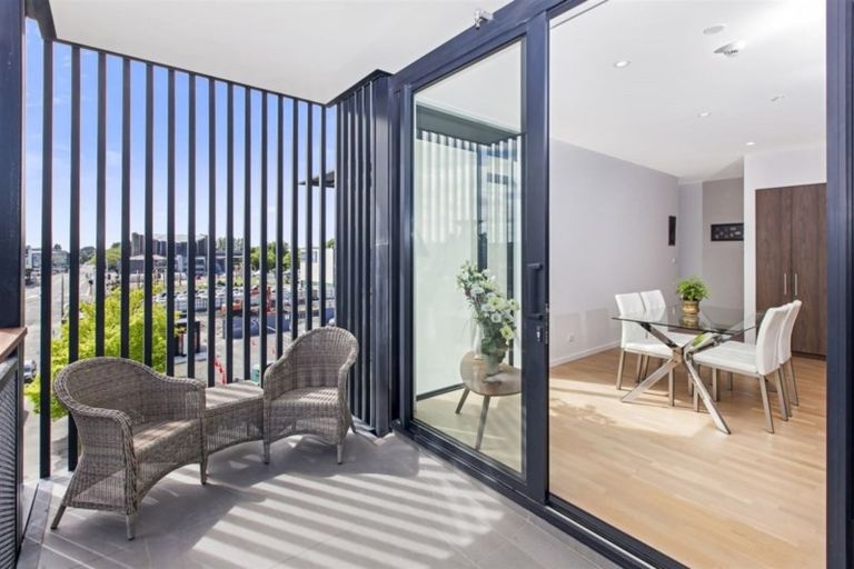 Photo of property in 1/50 Kilmore Street, Christchurch Central, Christchurch, 8013