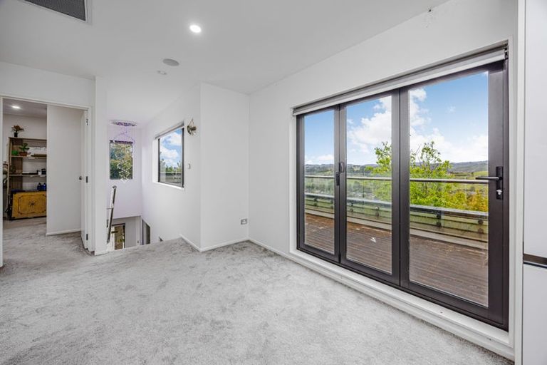 Photo of property in 276a Sturges Road, Henderson, Auckland, 0612