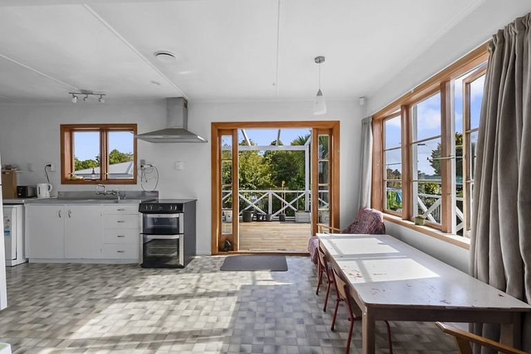 Photo of property in 7 Wheeler Place, Upper Vogeltown, New Plymouth, 4310