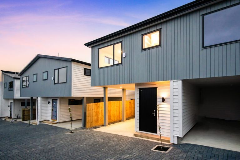 Photo of property in 8c Butterworth Drive, Glendene, Auckland, 0602