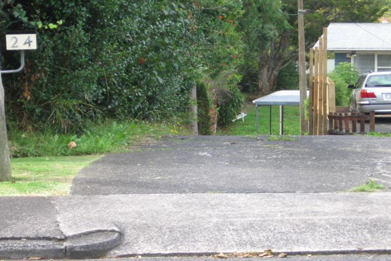 Photo of property in 24 Lyndhurst Road, Te Atatu South, Auckland, 0610