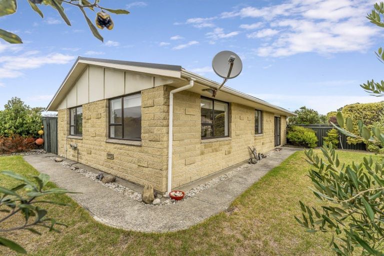 Photo of property in 44 Norfolk Crescent, Otaki Beach, Otaki, 5512