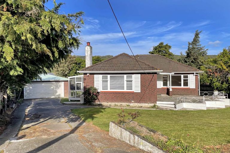 Photo of property in 7 Bledisloe Crescent, Wainuiomata, Lower Hutt, 5014