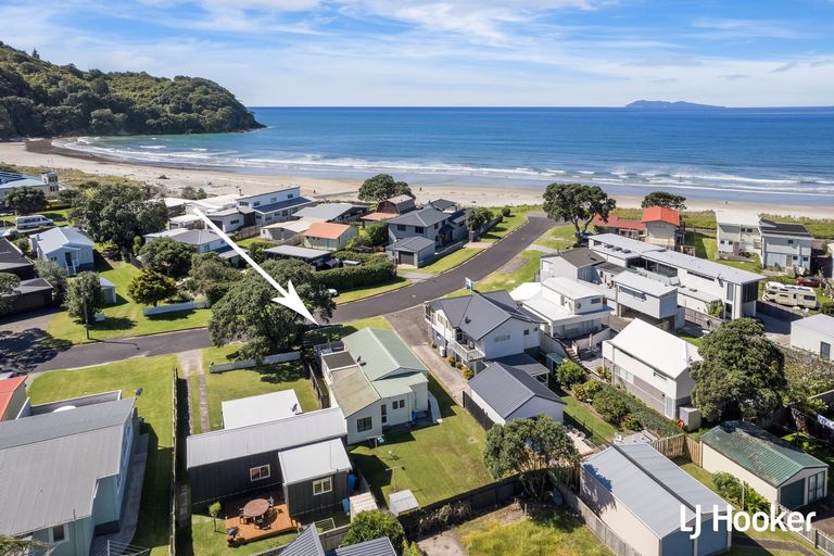 Photo of property in 13 Hinemoa Road, Waihi Beach, 3611