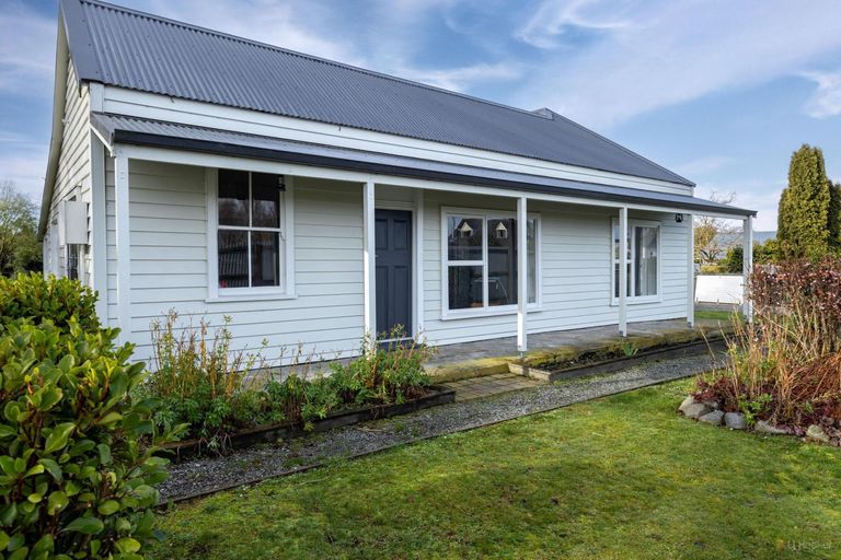 Photo of property in 209 Talbot Street, Geraldine, 7930