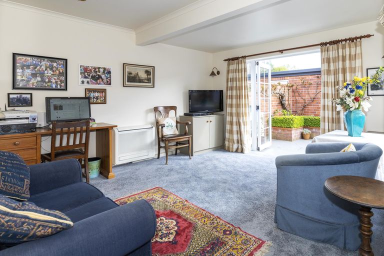 Photo of property in 43c Mckenzie Street, Geraldine, 7930