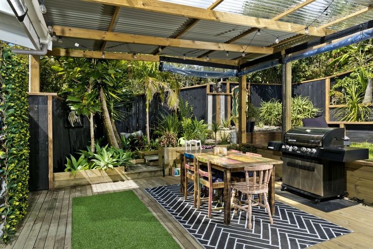 Photo of property in 1a Long Bay Drive, Torbay, Auckland, 0630