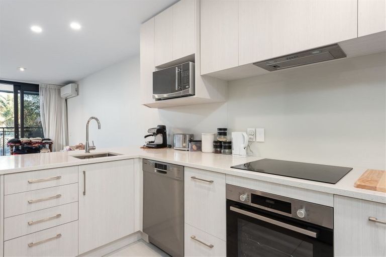 Photo of property in 2-06/424 Maunganui Road, Mount Maunganui, 3116