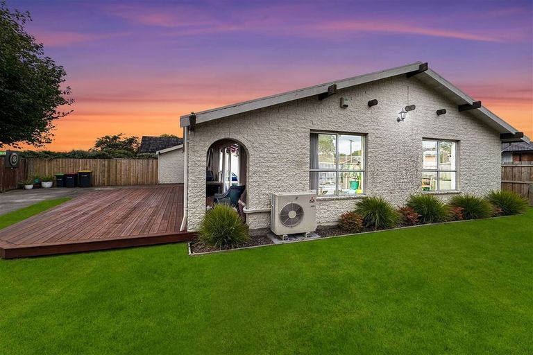 Photo of property in 112a Withells Road, Avonhead, Christchurch, 8042