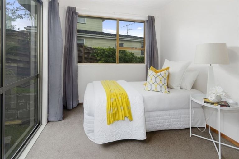 Photo of property in 66 Lavery Place, Sunnynook, Auckland, 0632