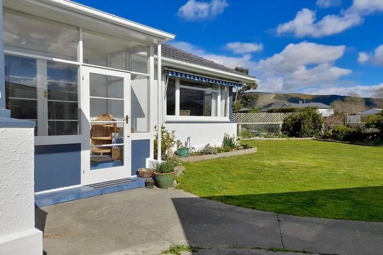 Photo of property in 61 Rhodes Street, Waimate, 7924