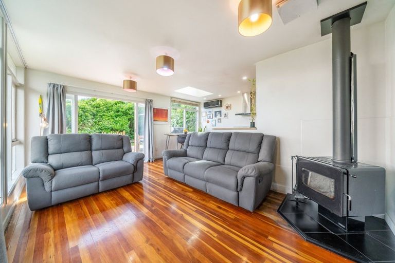 Photo of property in 61 Mana View Road, Paremata, Porirua, 5026