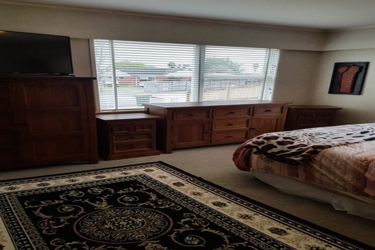 Photo of property in 13 Mccall Place, Opaheke, Papakura, 2113