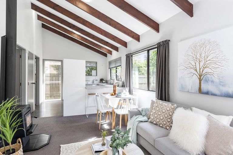 Photo of property in 1 Te Uruhi Grove, Paraparaumu, 5032