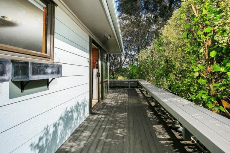 Photo of property in 2/32 Trinidad Road, Sunnynook, Auckland, 0620