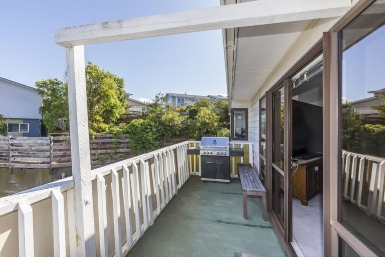 Photo of property in 20 Eskdale Road, Papakowhai, Porirua, 5024