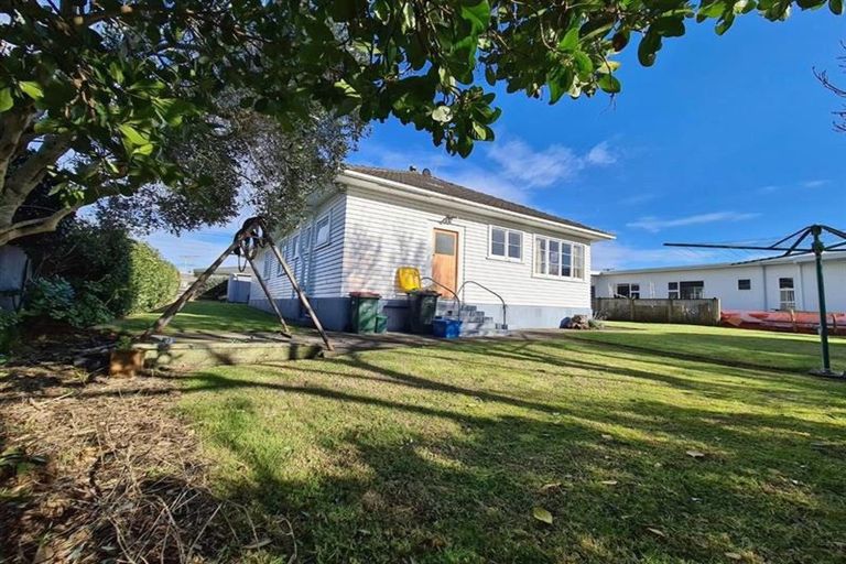Photo of property in 9d Paynters Avenue, Strandon, New Plymouth, 4312