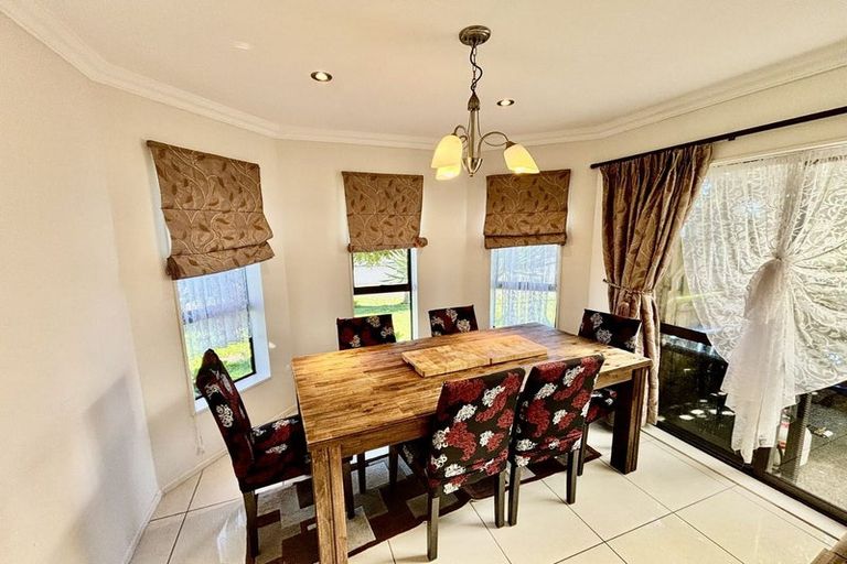 Photo of property in 30 Kestev Drive, Flat Bush, Auckland, 2016