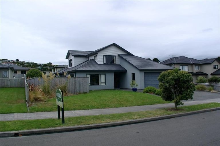 Photo of property in 5 Routeburn Avenue, Aotea, Porirua, 5024