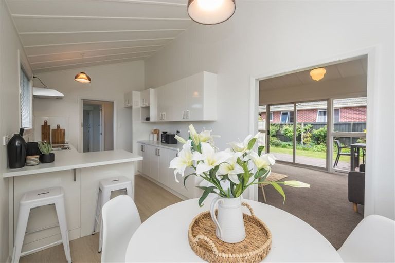 Photo of property in 8 Erin Crescent, Mairehau, Christchurch, 8013