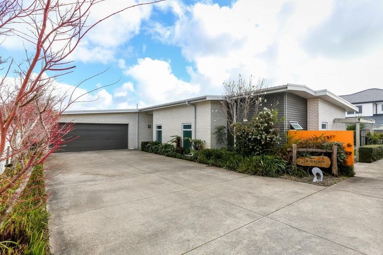 Photo of property in 192a Heta Road, Highlands Park, New Plymouth, 4312
