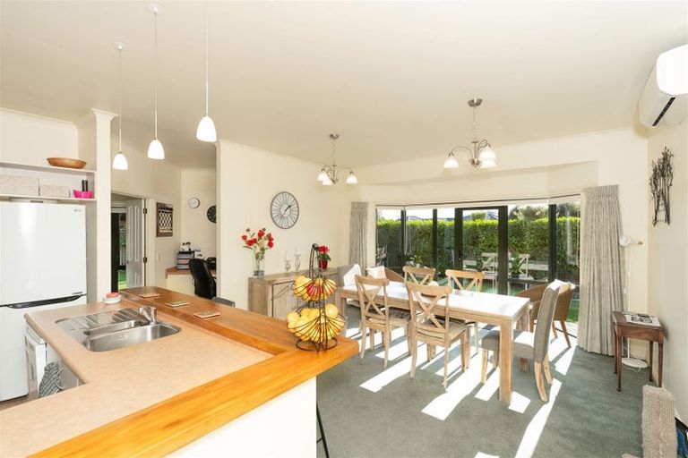 Photo of property in 6 Hillcrest Lane, Levin, 5510