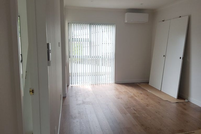 Photo of property in 56 Goldfinch Rise, Unsworth Heights, Auckland, 0632