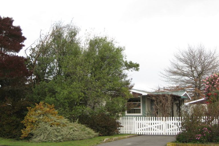 Photo of property in 23 Lipscombe Crescent, Havelock North, 4130