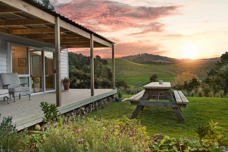 Photo of property in 73 Bayer Road, Puhoi, 0994