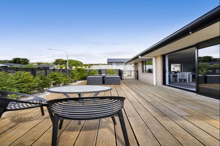 Photo of property in 3 Frederick Place, Whalers Gate, New Plymouth, 4310