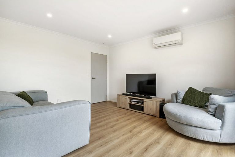 Photo of property in 17 Omahuru Road, Glenbrook, 2681