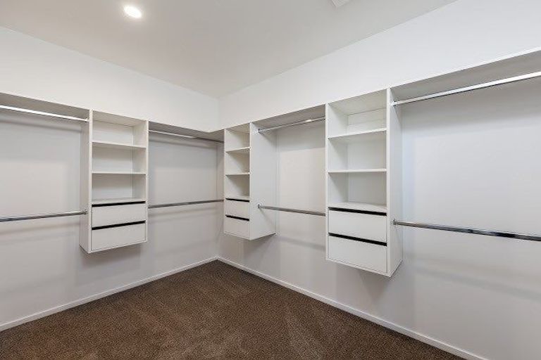 Photo of property in 12 Len Ireland Drive, Kumeu, 0810