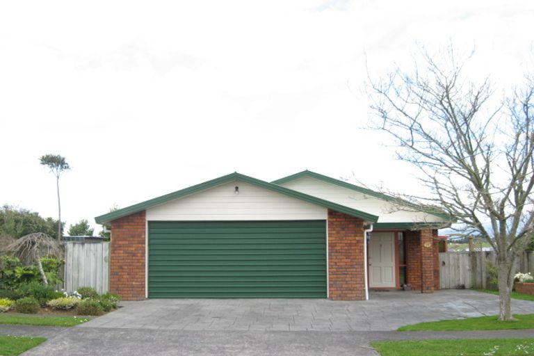 Photo of property in 15 Ballantrae Place, Highlands Park, New Plymouth, 4312