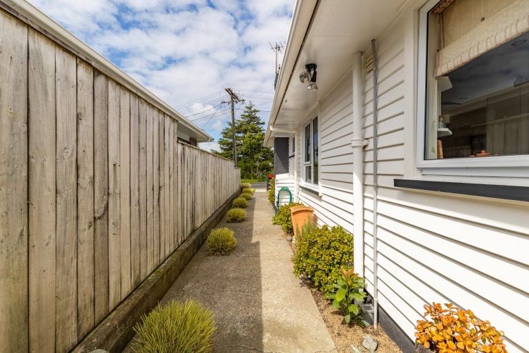Photo of property in 230 Frankley Road, Frankleigh Park, New Plymouth, 4310