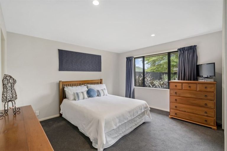 Photo of property in 4 Scarlet Lane, Redwood, Christchurch, 8051