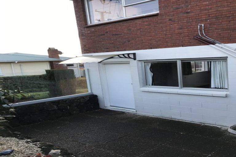 Photo of property in 1/32 Taylor Road, Mangere Bridge, Auckland, 2022