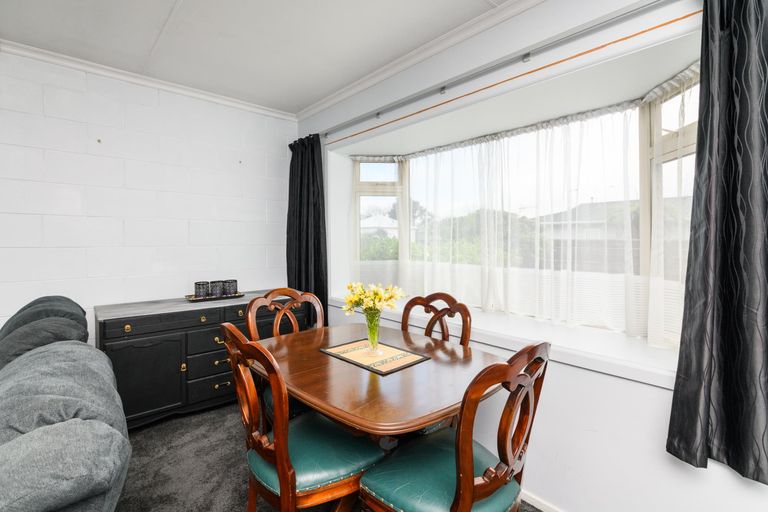 Photo of property in 2/299 Ruahine Street, Terrace End, Palmerston North, 4410