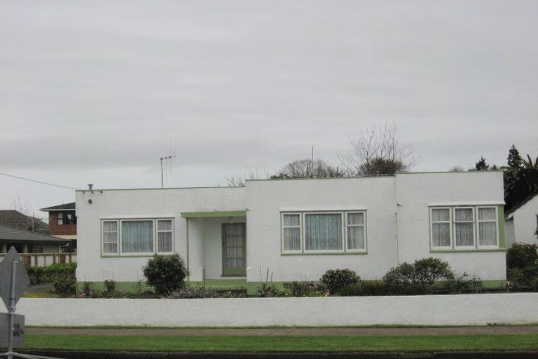 Photo of property in 359 Oxford Street, Levin, 5510