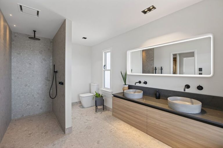 Photo of property in 48 Brougham Street, Nelson South, Nelson, 7010