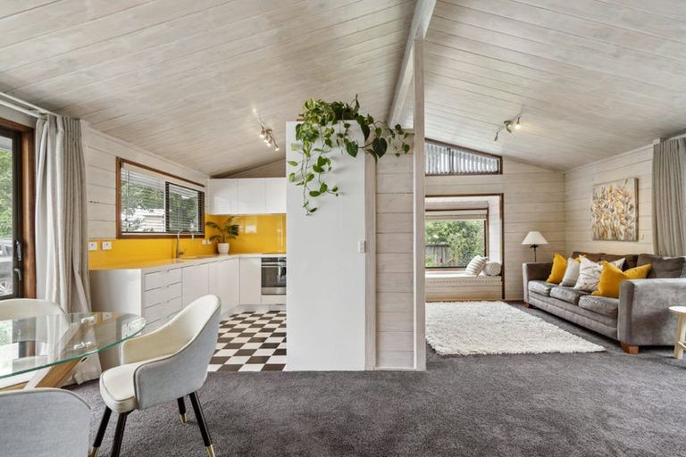 Photo of property in 1/38 Sandiacre Way, Browns Bay, Auckland, 0630