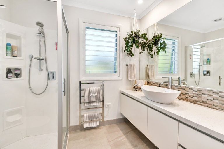 Photo of property in 96 Arran Point Parade, Orewa, 0931